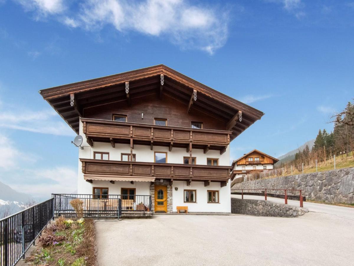 Farmhouse With Views Over The Zillertal Grosshartberg Bagian luar foto