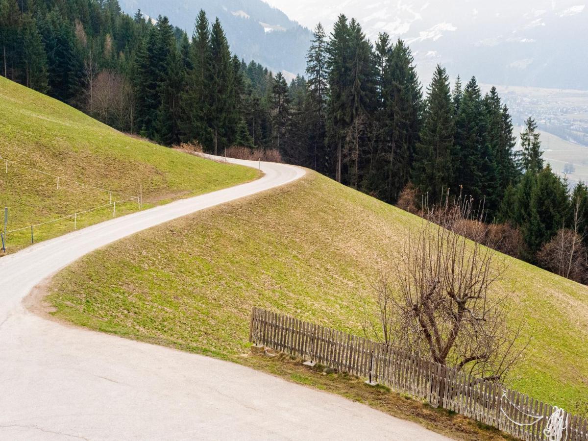 Farmhouse With Views Over The Zillertal Grosshartberg Bagian luar foto